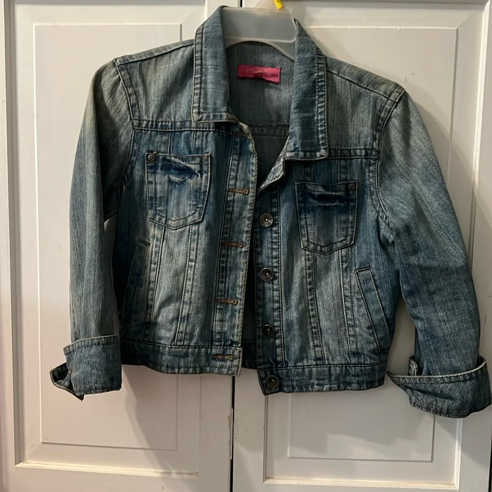 Jean jacket - Picture 1 of 4
